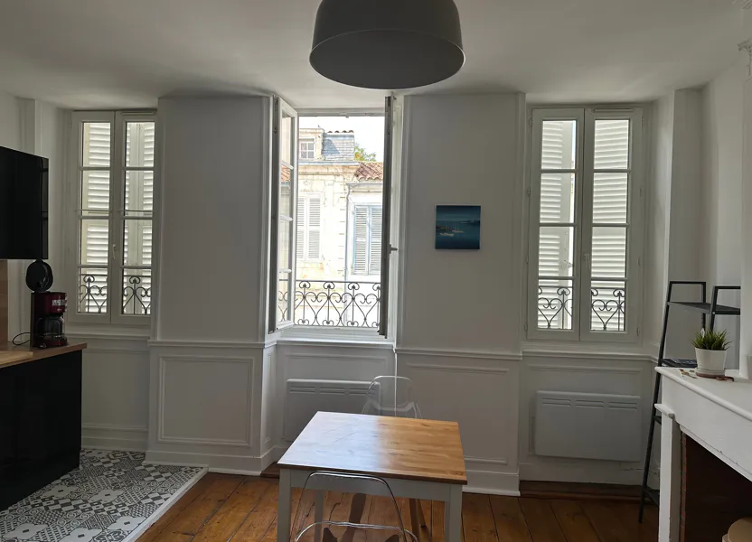 Flat Avenue Jean Moulin in La Rochelle