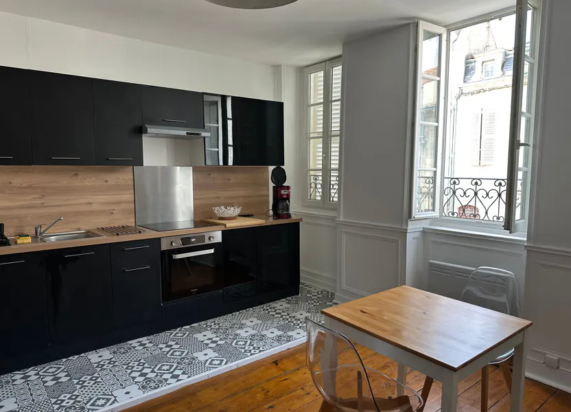 Flat Avenue Jean Moulin in La Rochelle