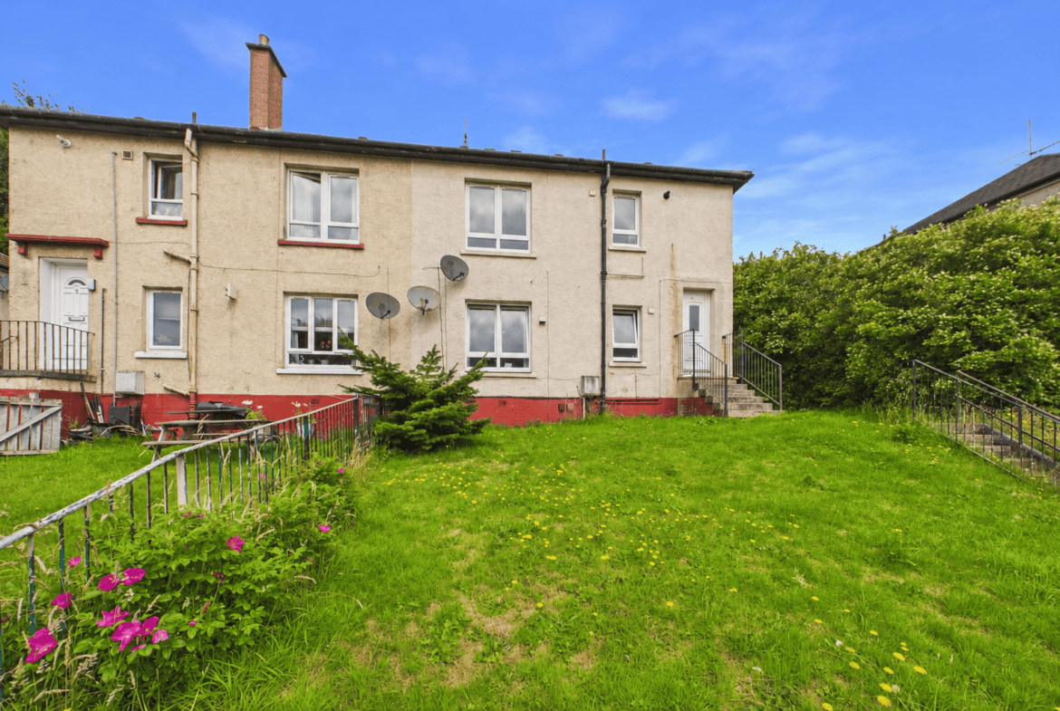 Flat Avonspark Street in Glasgow