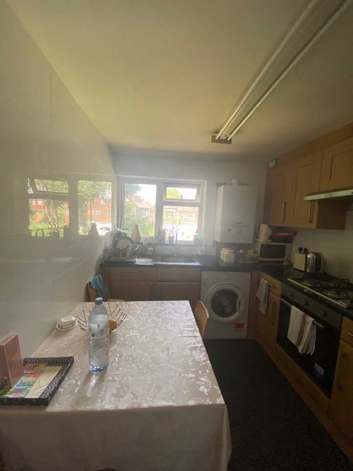 Room Foster Street in Greater London