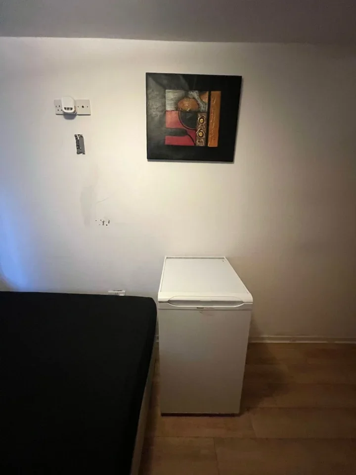 Room Foster Street in Greater London