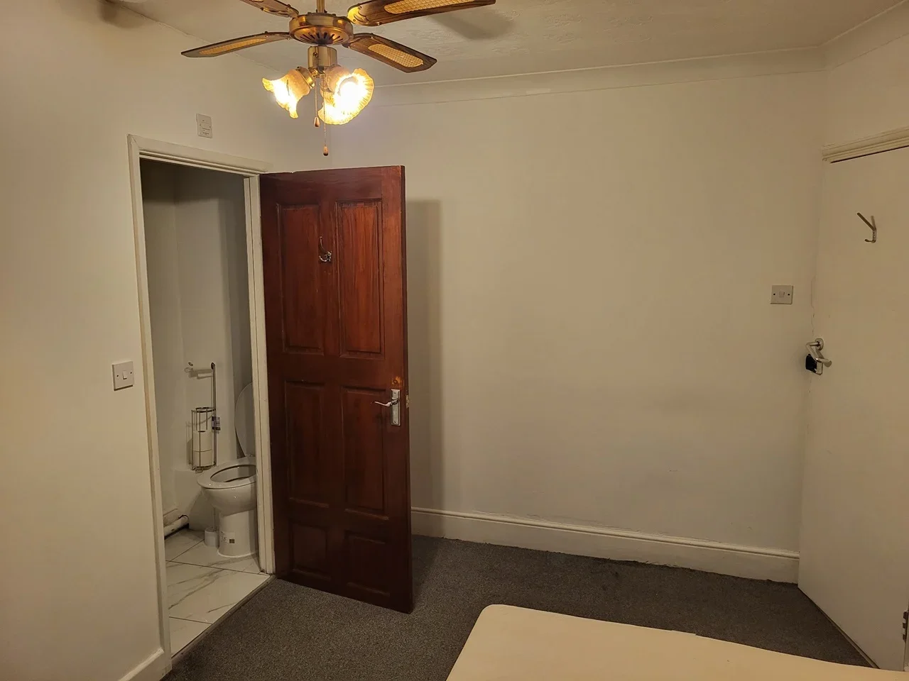 Room Castle Road in Chatham