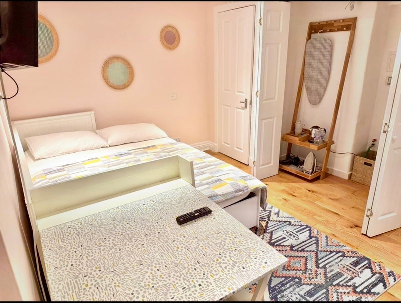Room Montgomery Street in City of Edinburgh