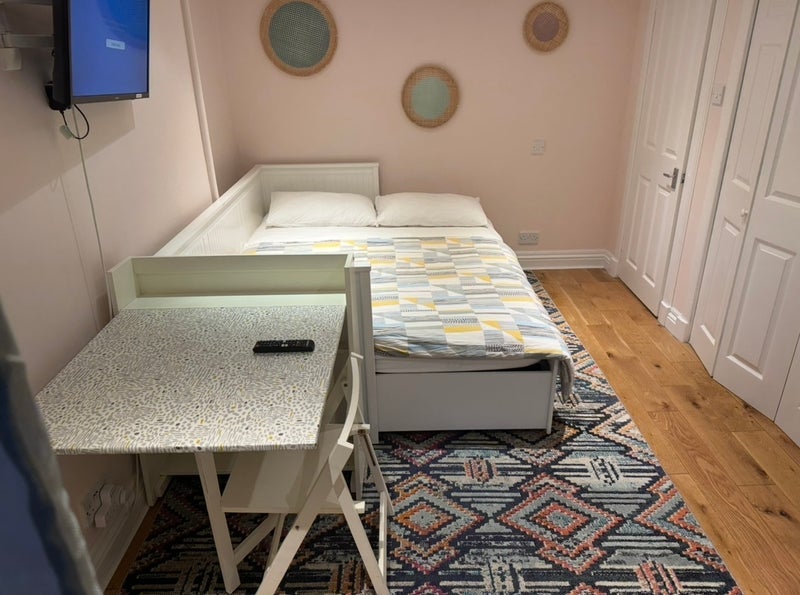 Room Montgomery Street in City of Edinburgh