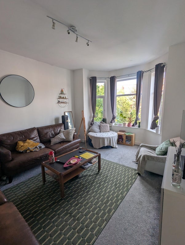 Room Hartington Road in Manchester