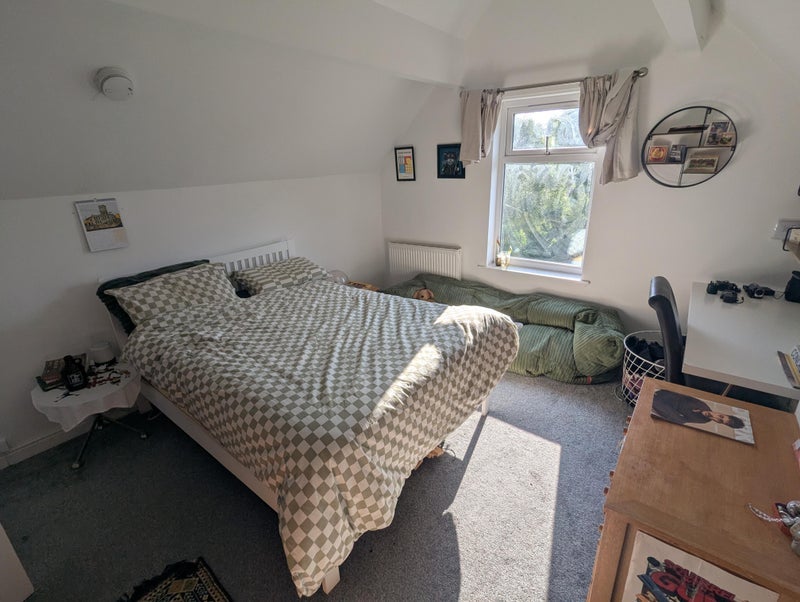 Room Hartington Road in Manchester
