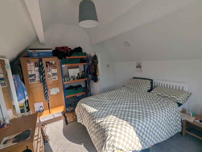 Room Hartington Road in Manchester