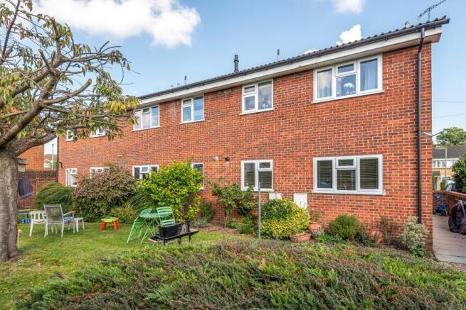 Flat Stocton Close in Guildford
