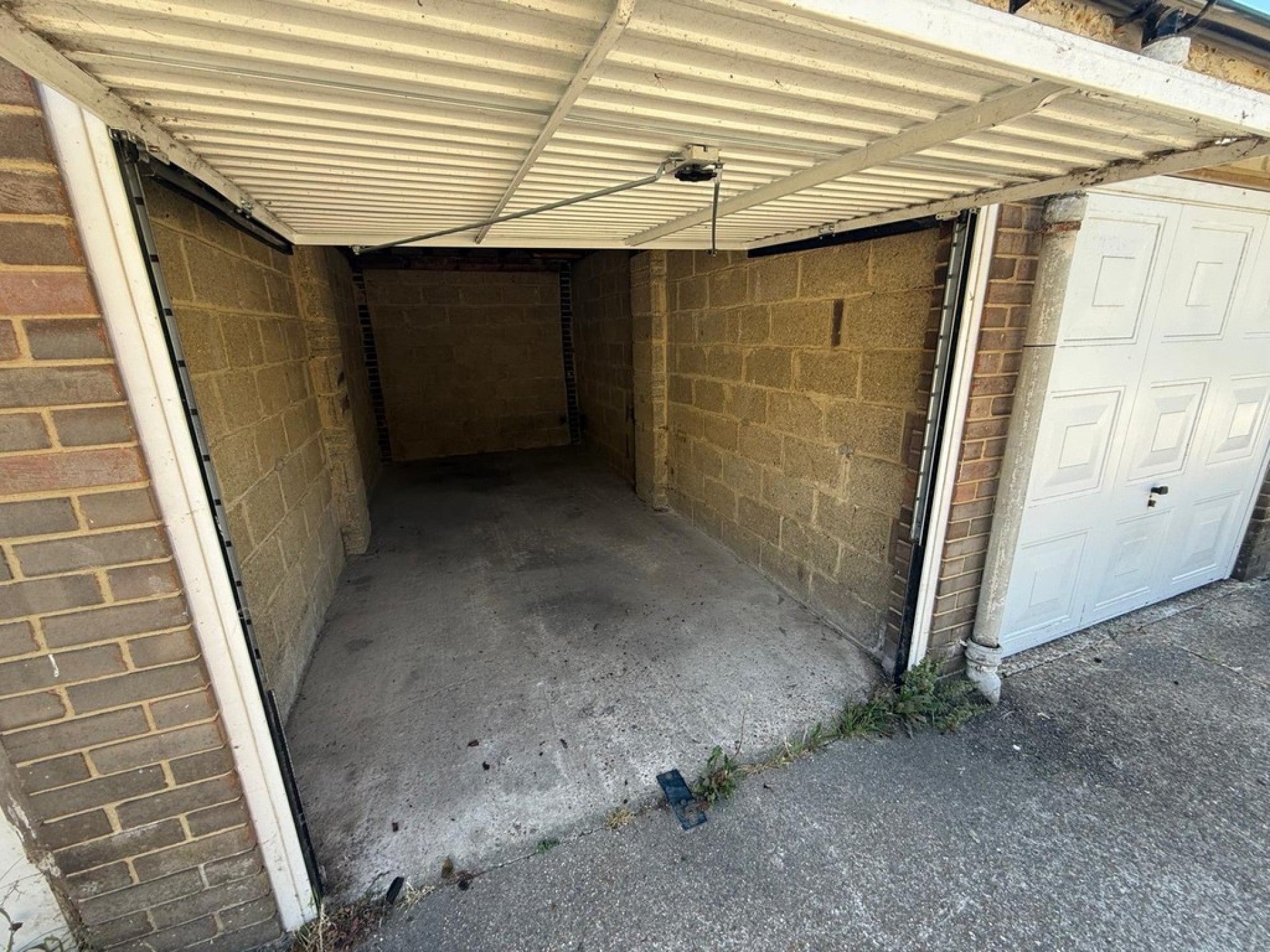 Flat St Julian's Lane in Adur