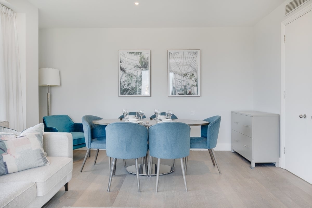 Flat Westferry Circus in Greater London