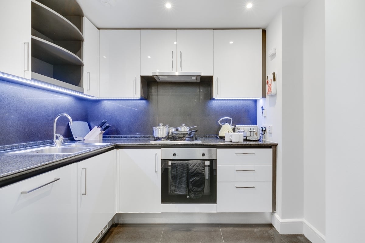 Flat Westferry Circus in Greater London