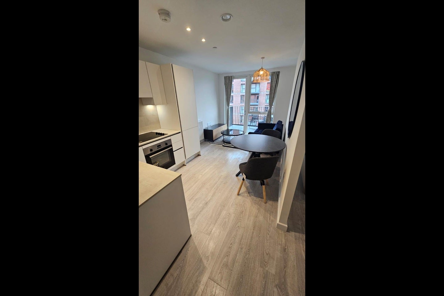 Flat Cranton Avenue in Greater London