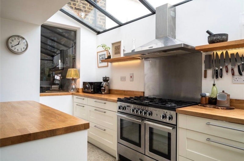 Room Milkwood Road in Greater London