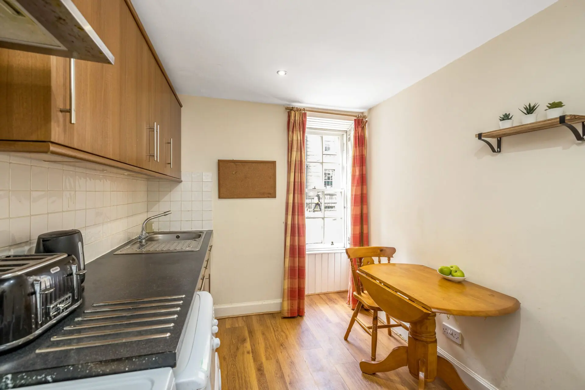 Flat Buccleuch Street in City of Edinburgh