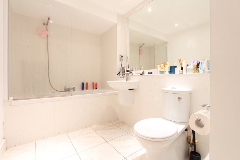 Room Tivoli Mews in Greater London