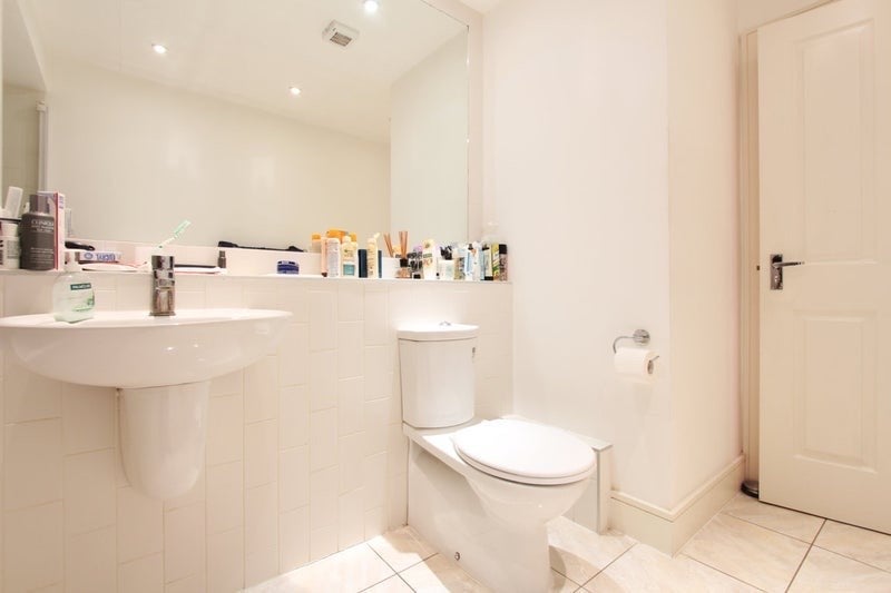 Room Tivoli Mews in Greater London