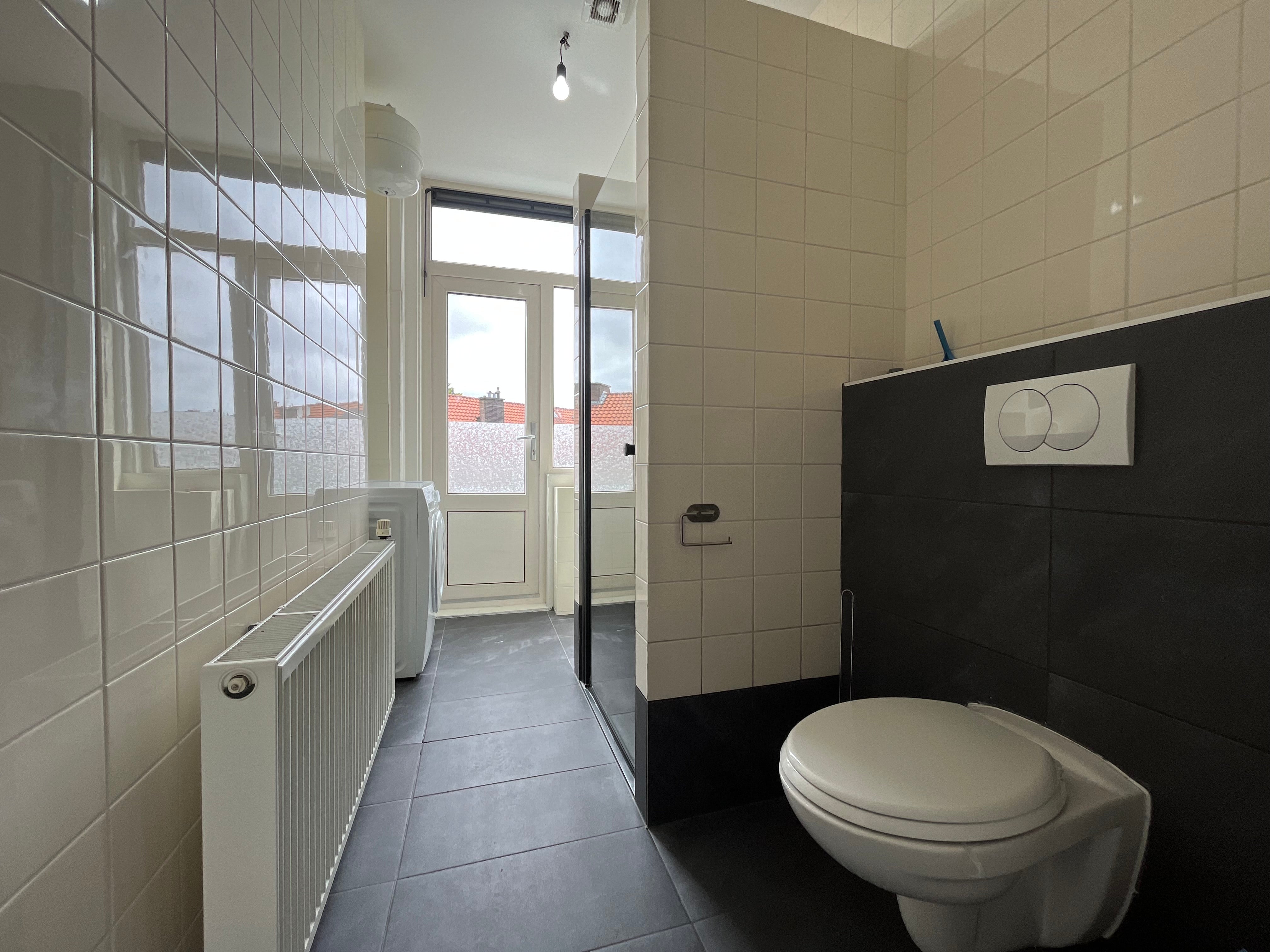 Studio te huur: Van Musschenbroekstraat 213A, 'S-Gravenhage