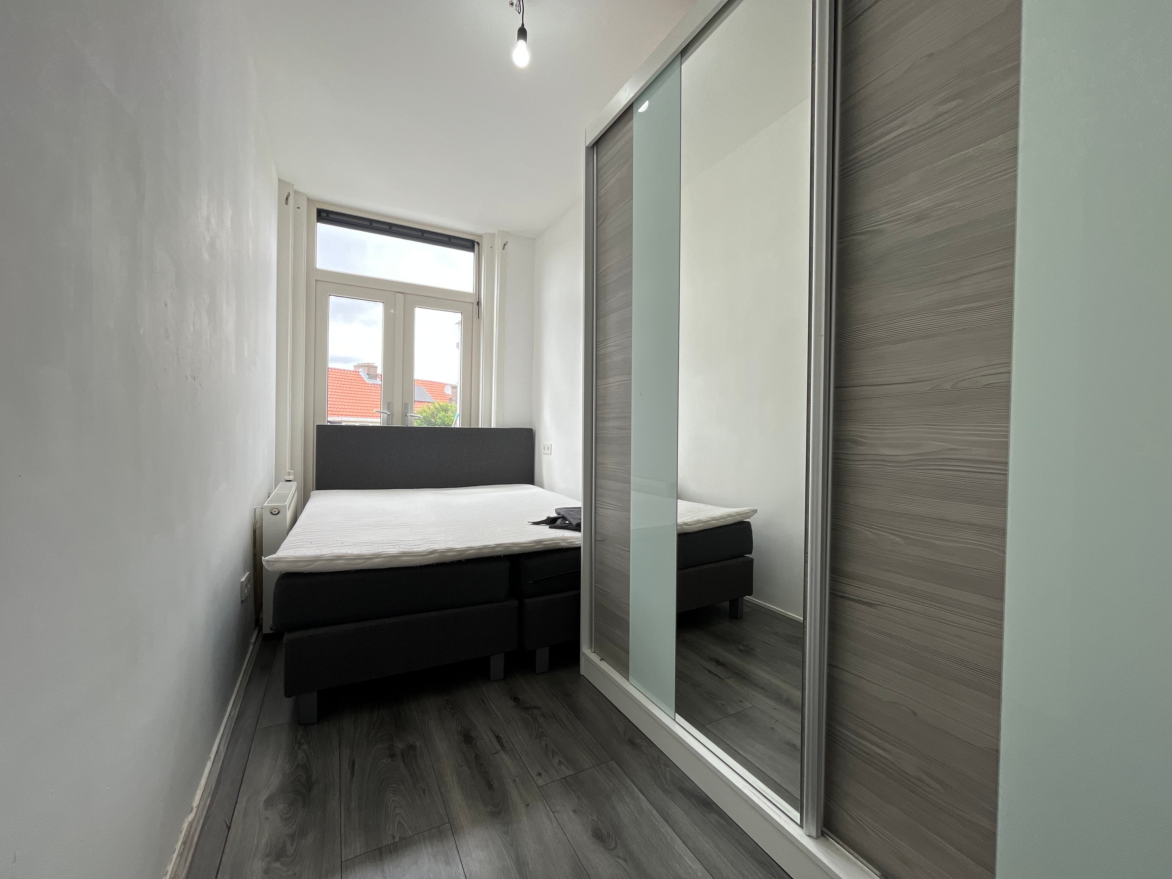 Studio te huur: Van Musschenbroekstraat 213A, 'S-Gravenhage