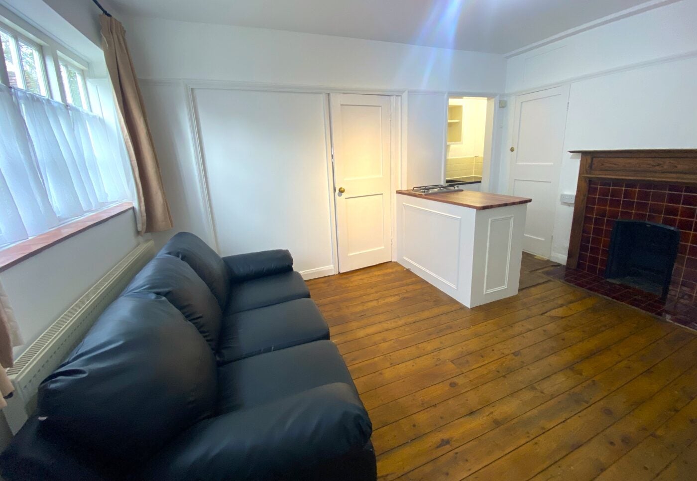 Flat Erskine Hill in Greater London
