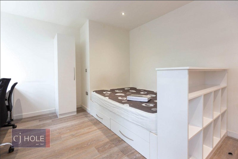 Flat Colston Avenue in Bristol