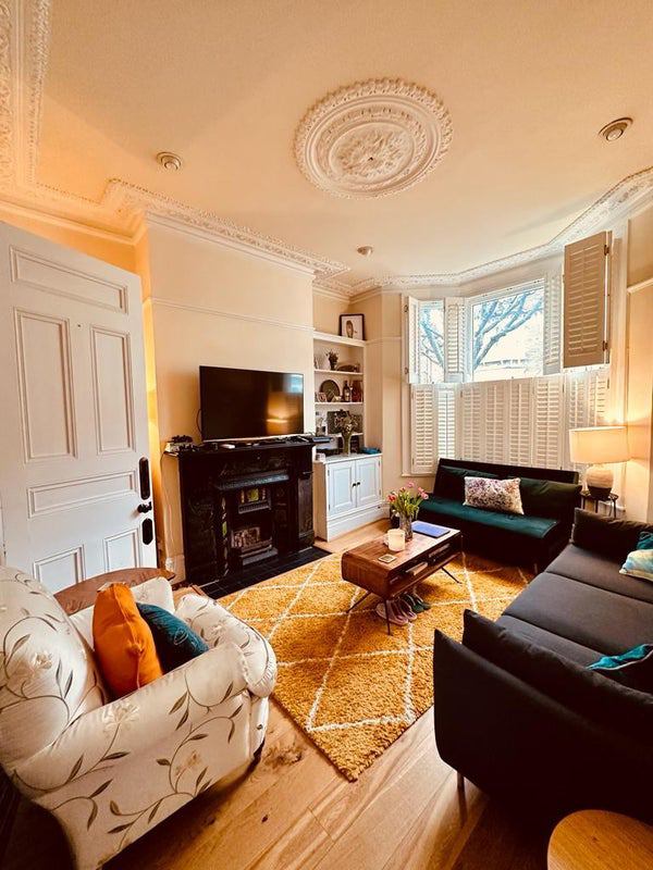 Room Montholme Road in Greater London