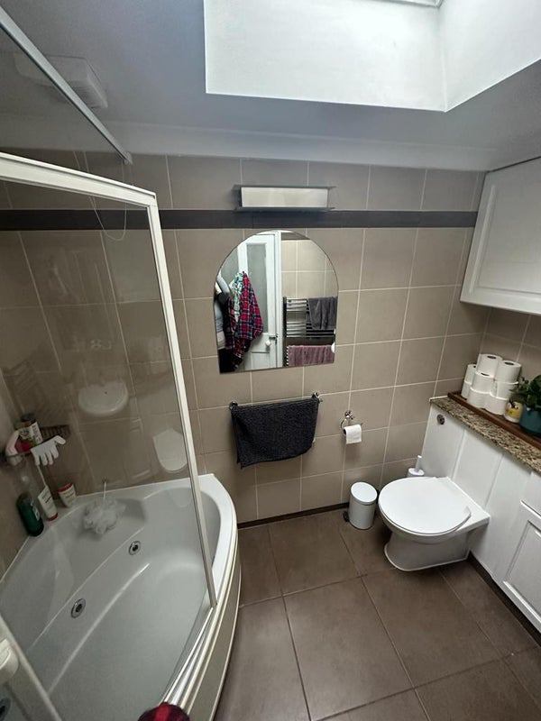 Room Montholme Road in Greater London