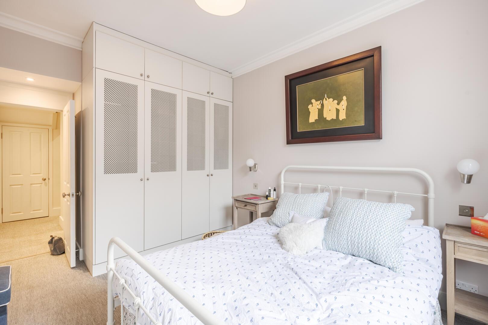 Flat Ladbroke Square in Greater London