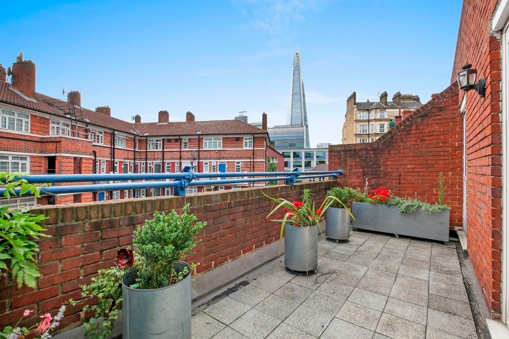 Flat Fair Street in Greater London