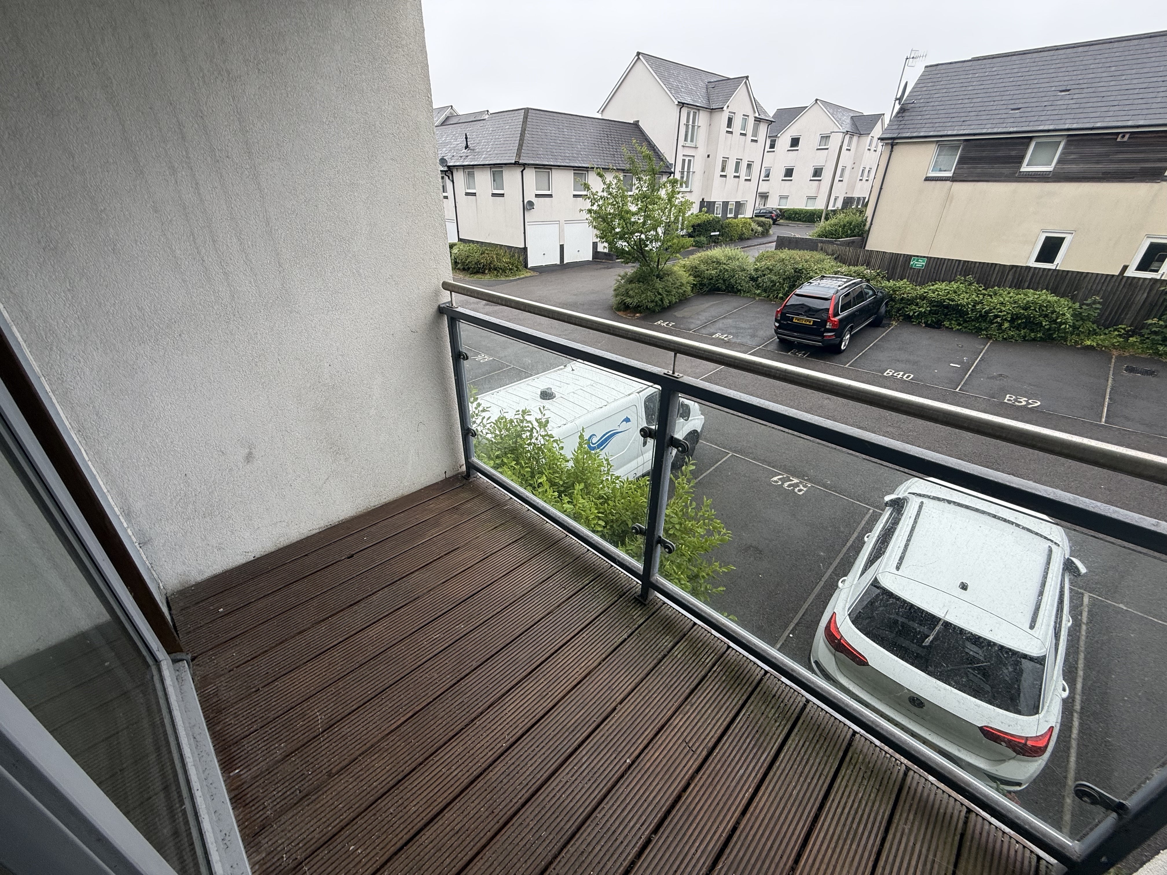 Flat Prince Apartments in Swansea