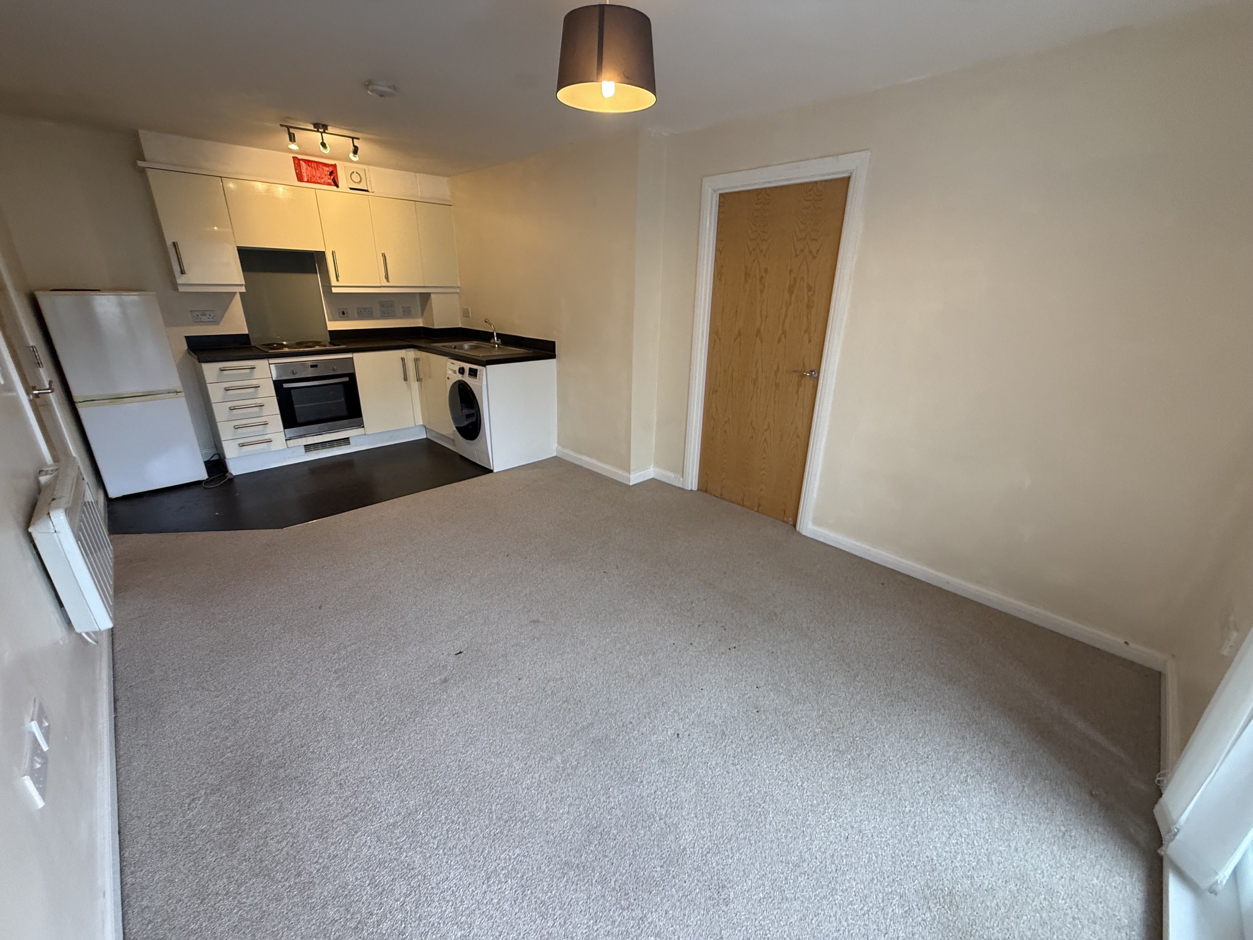 Flat Prince Apartments in Swansea