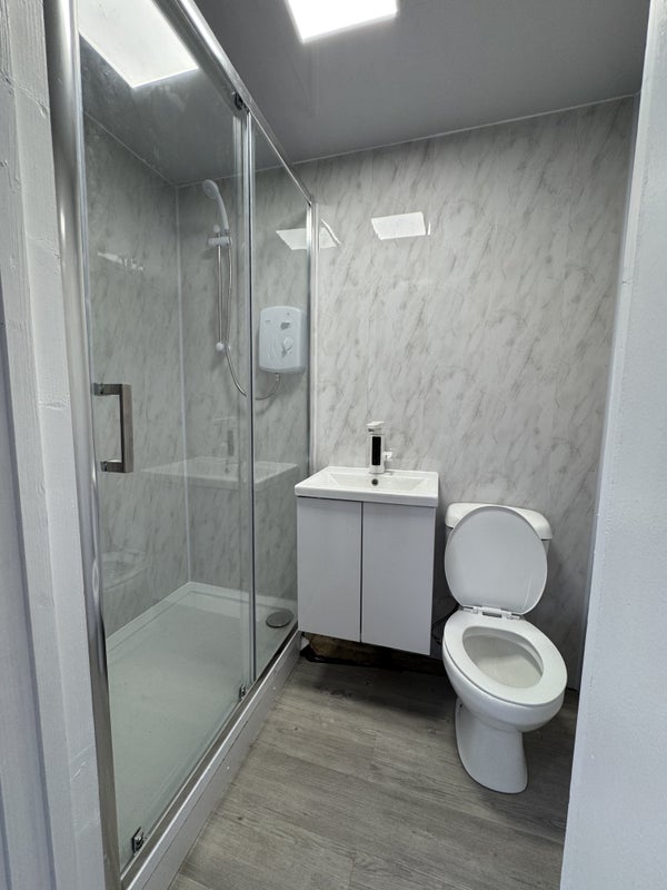 Flat Furzefield in Crawley
