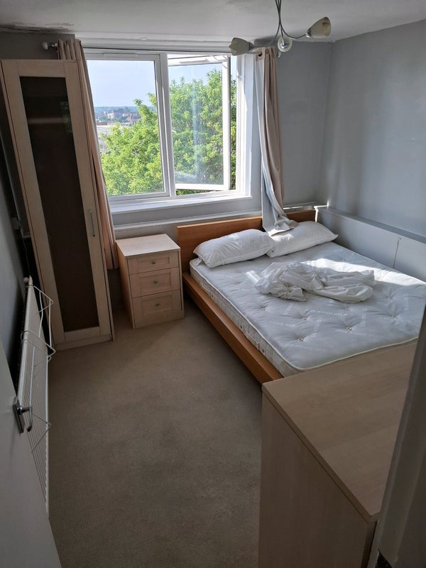 Room Ridge Road in Greater London