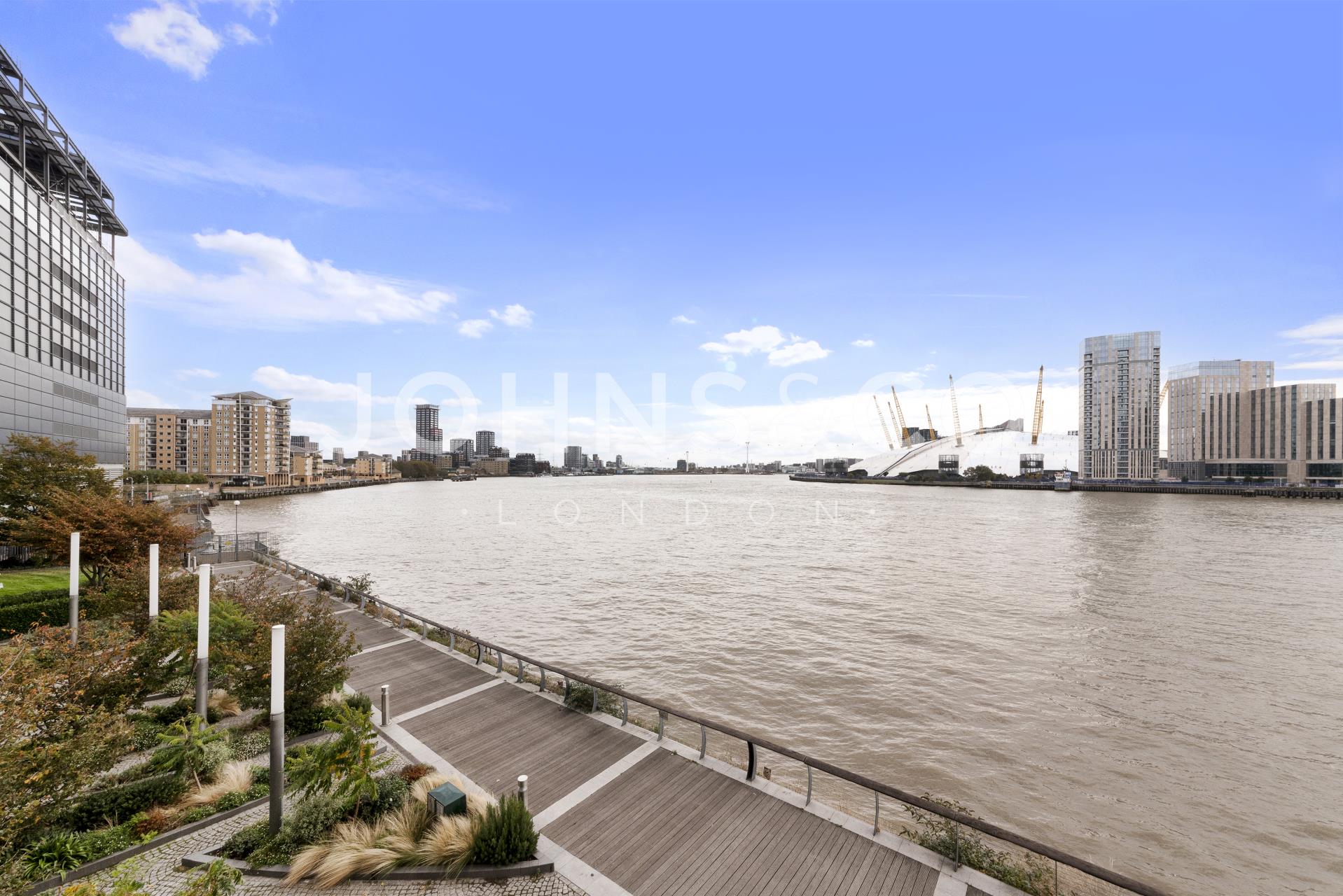 Flat Fairmont Avenue in Greater London