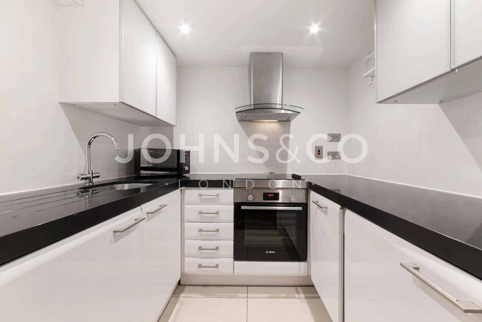 Flat Fairmont Avenue in Greater London