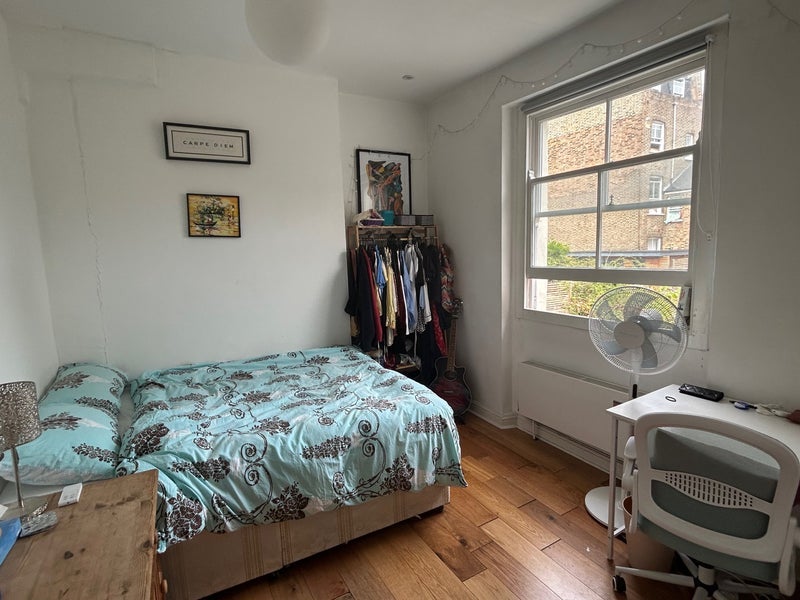 Room Falkland Road in Greater London