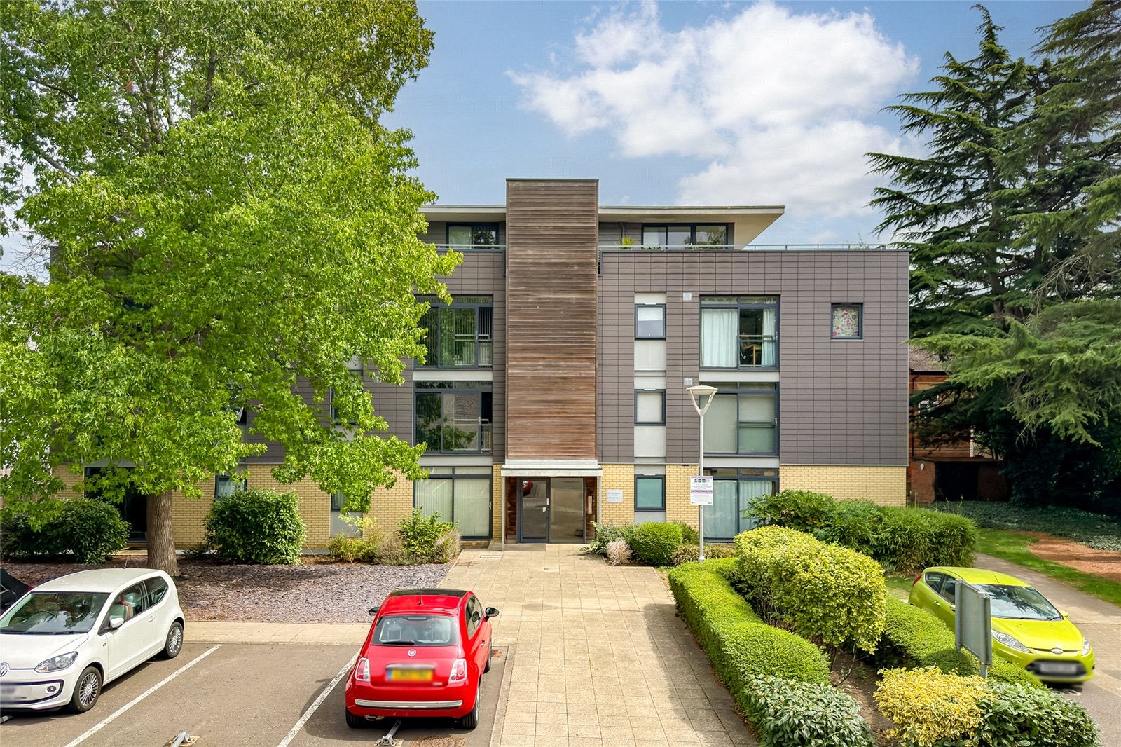 Flat Hatfield Road in St Albans
