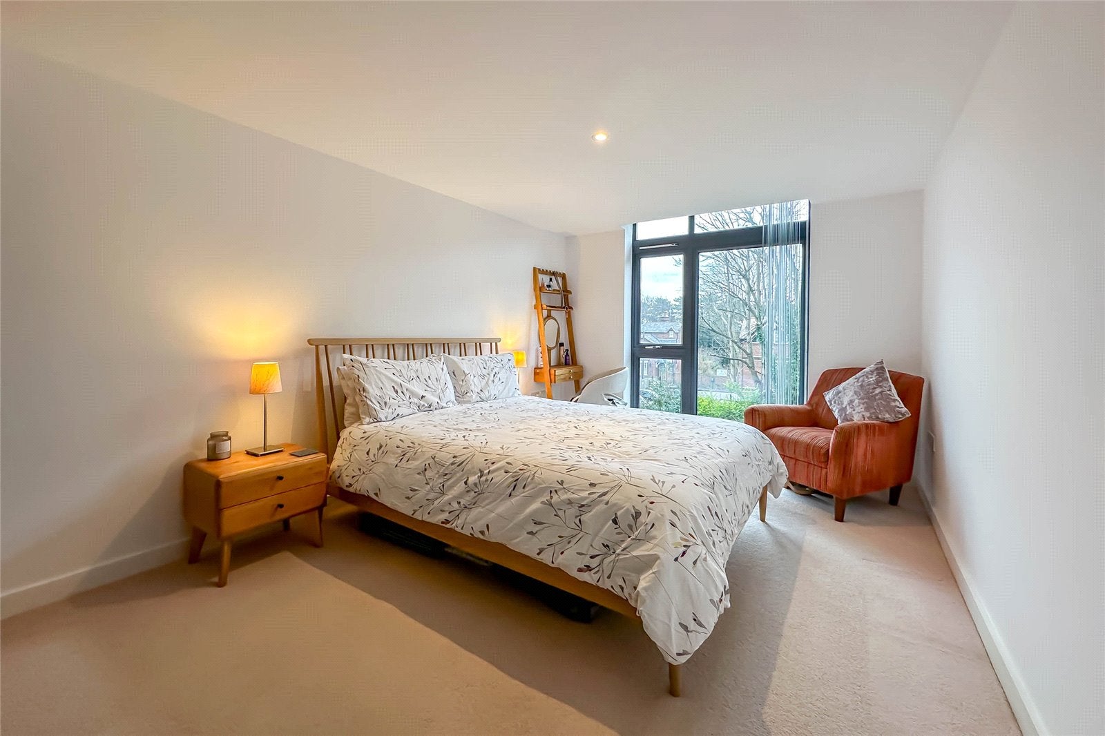 Flat Hatfield Road in St Albans