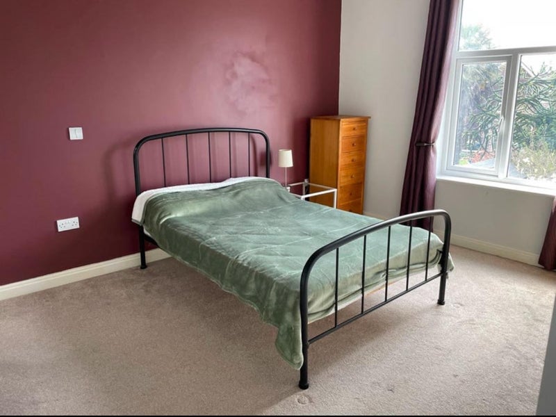 Room Chassen Road in Trafford