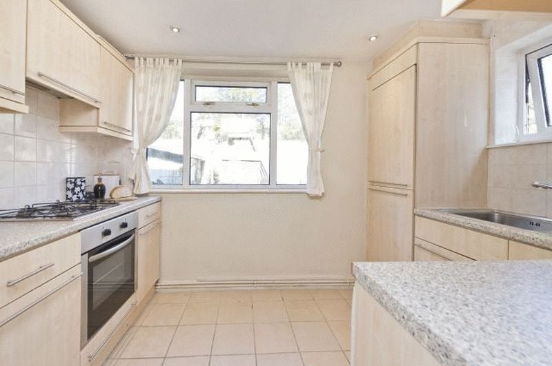 Flat Southolm Street in London