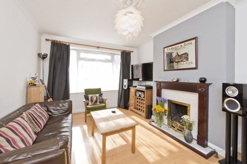 Flat Southolm Street in London