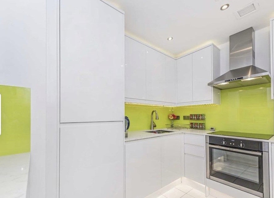 Flat Hatfields in Greater London