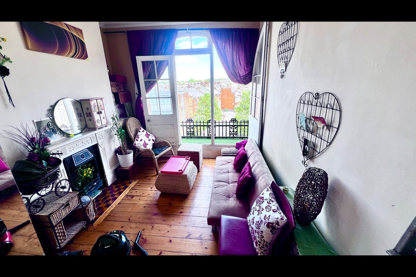 Room Holloway Road in Greater London