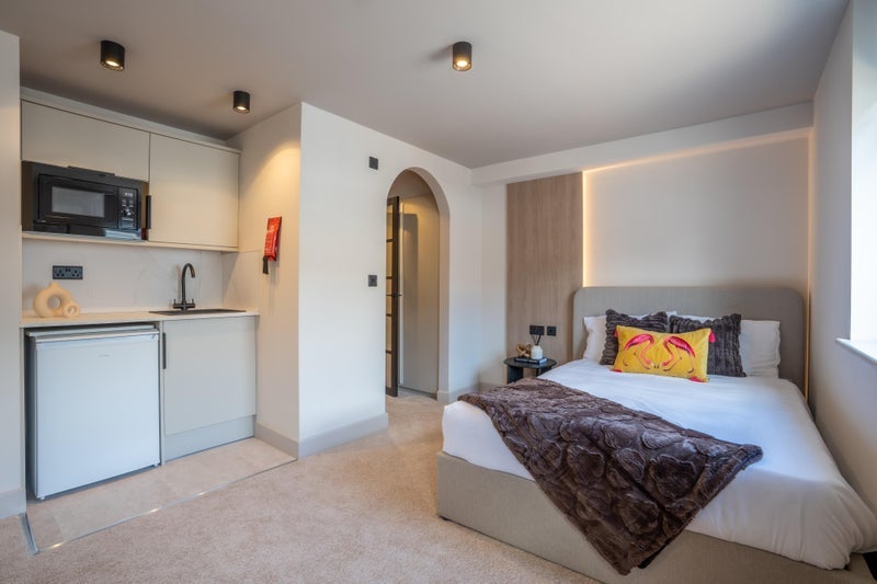 Room Teignmouth Road in Birmingham