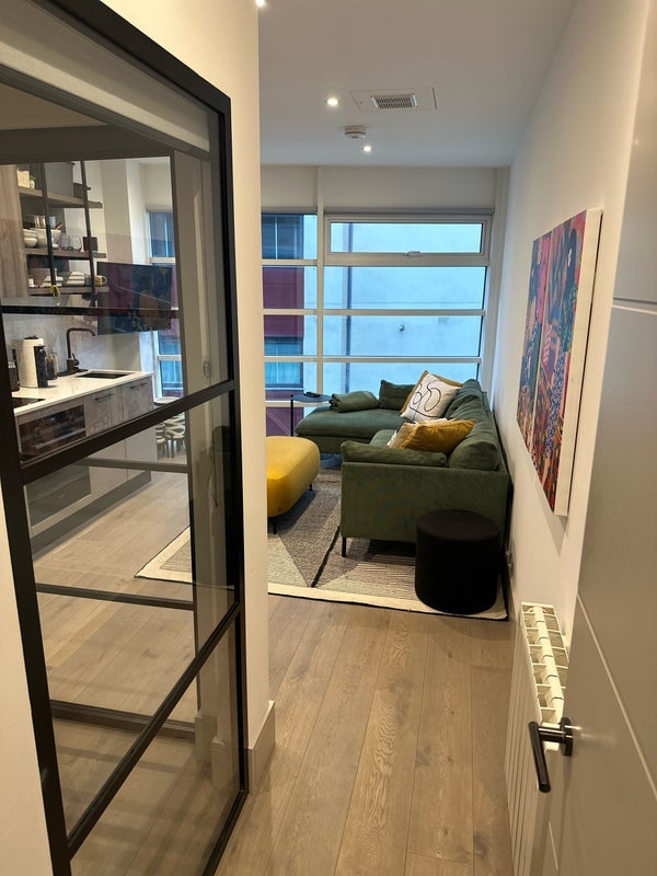 Flat Houghton Square in Greater London