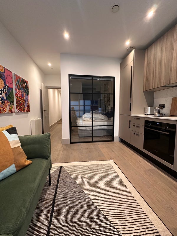 Flat Houghton Square in Greater London