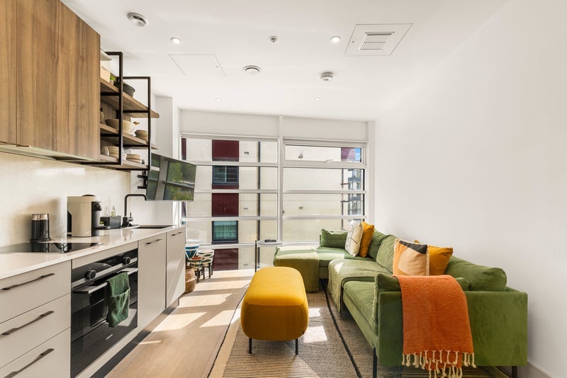 Flat Houghton Square in Greater London