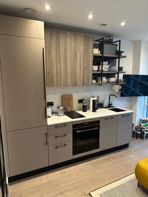 Flat Houghton Square in Greater London