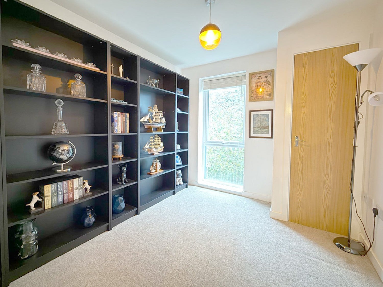 Flat Monticello Way in Coventry