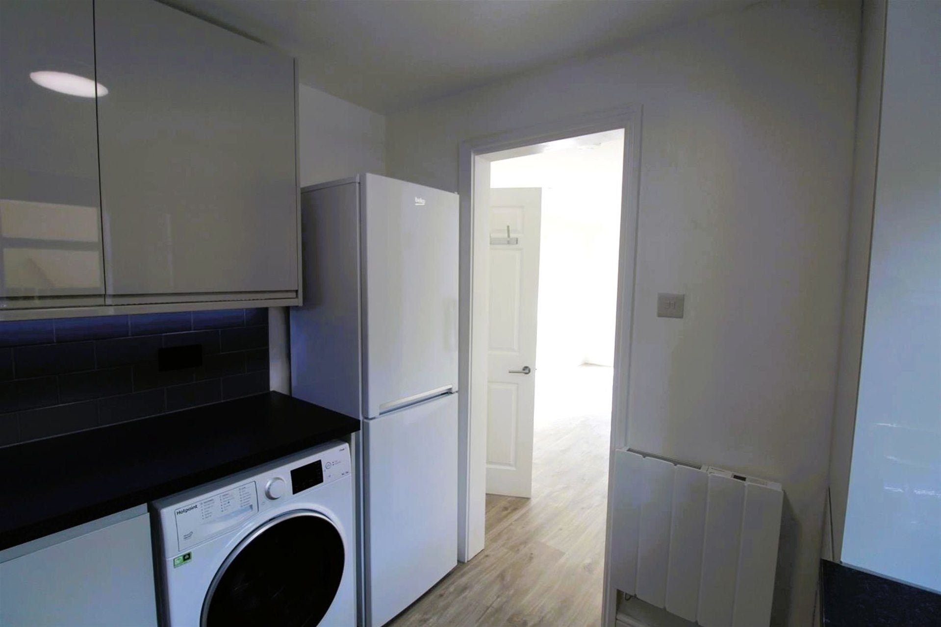 Flat Christchurch Avenue in Greater London