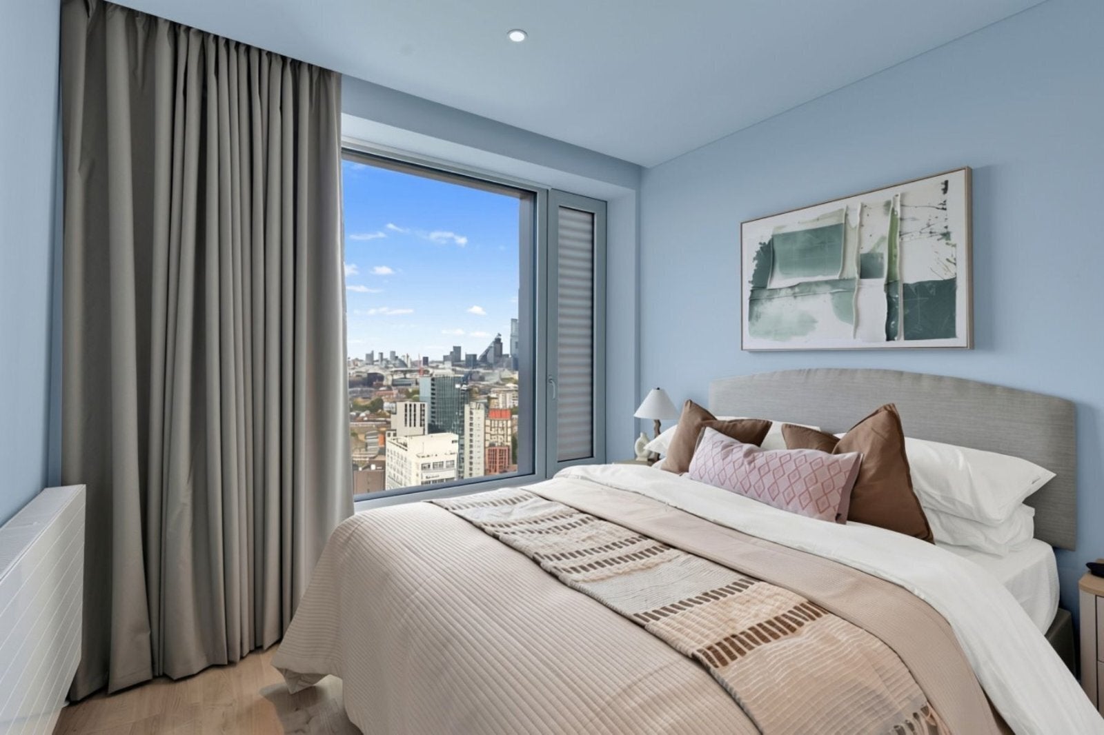 Flat Elephant and Castle in Greater London